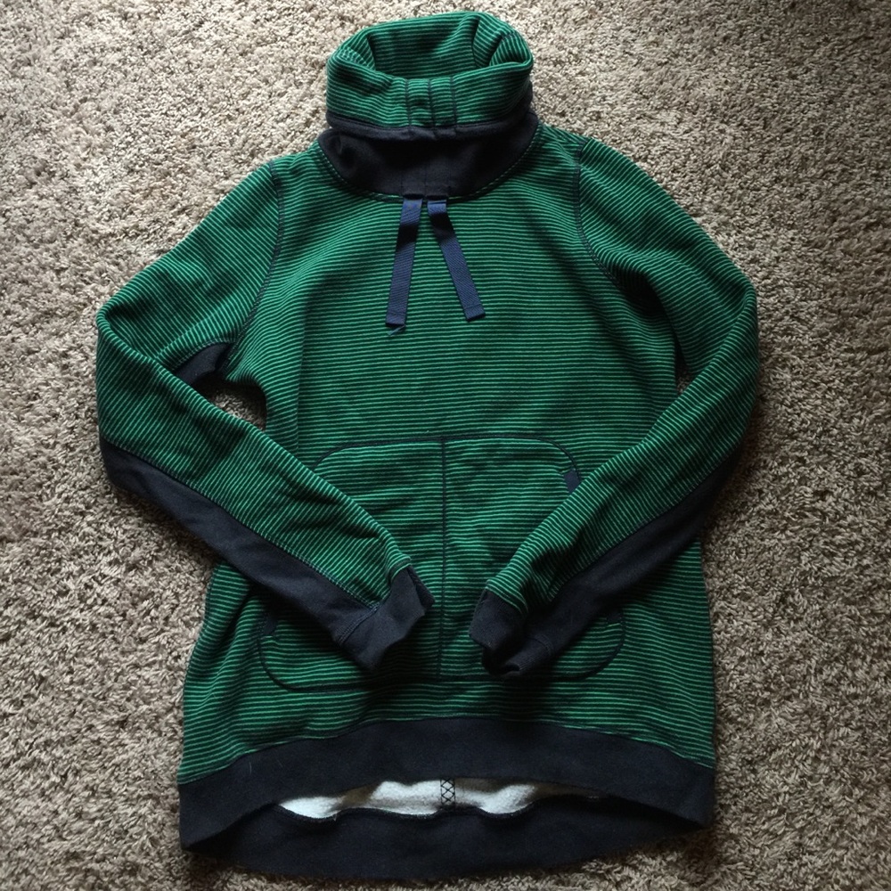 lululemon sweatshirt